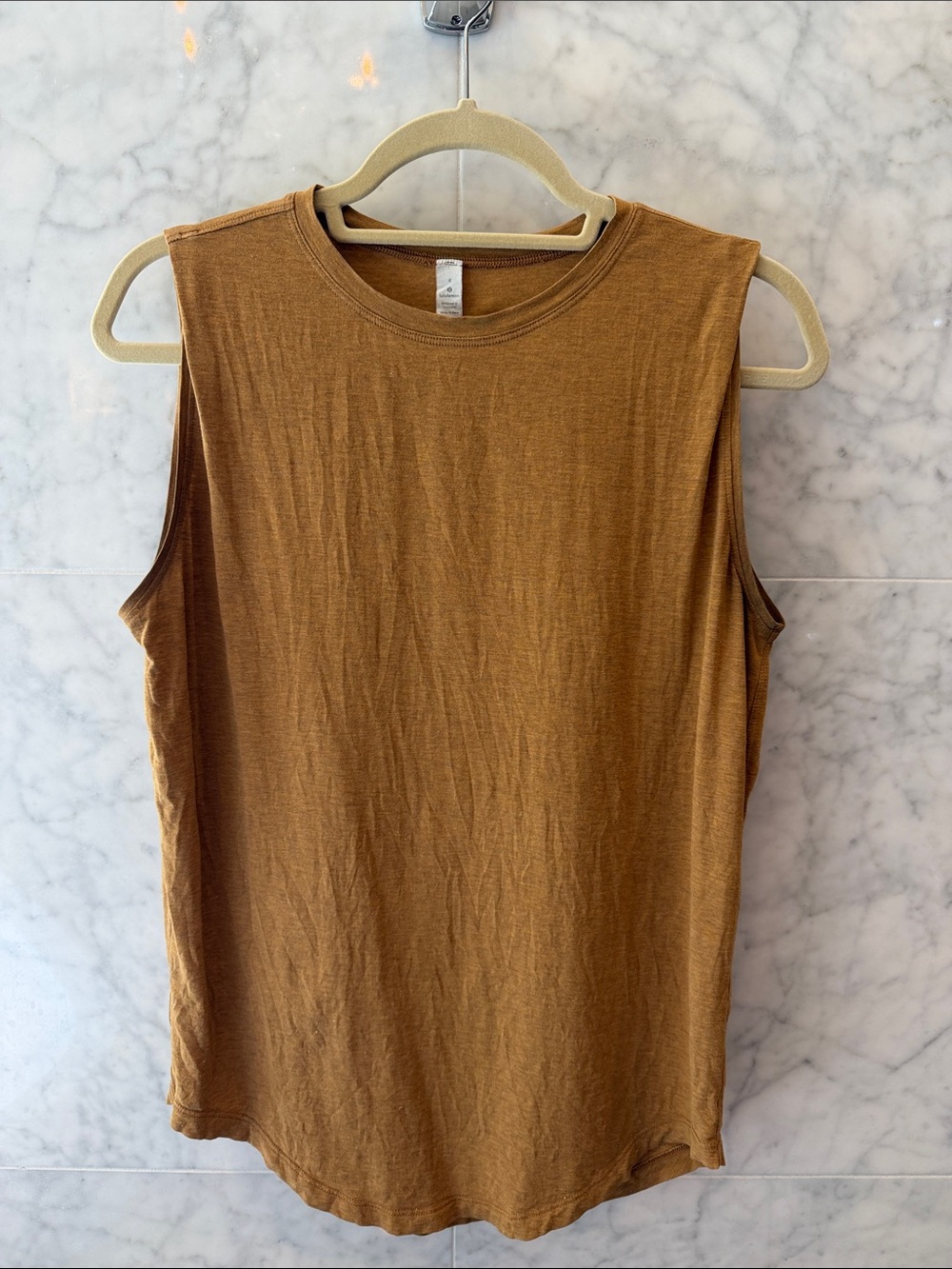 Lululemon Sleeveless Crewneck Tank Top in dark goldenrod, size 4